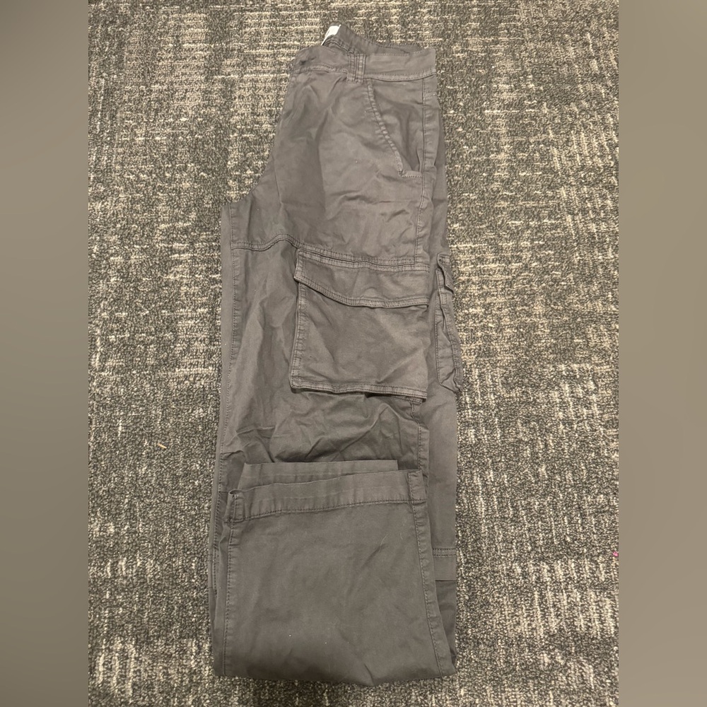Women’s low rise cargo pants